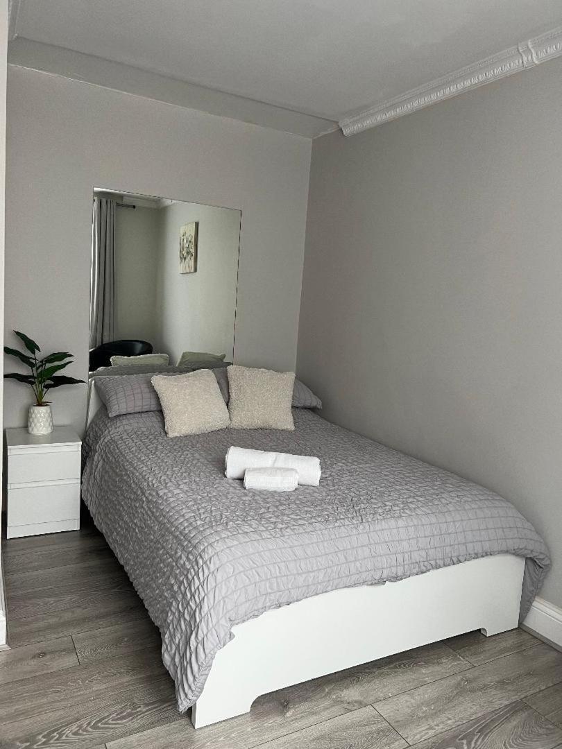 London Property Apartments For Up To 6, Next To Big Ben & London Eye Exteriér fotografie