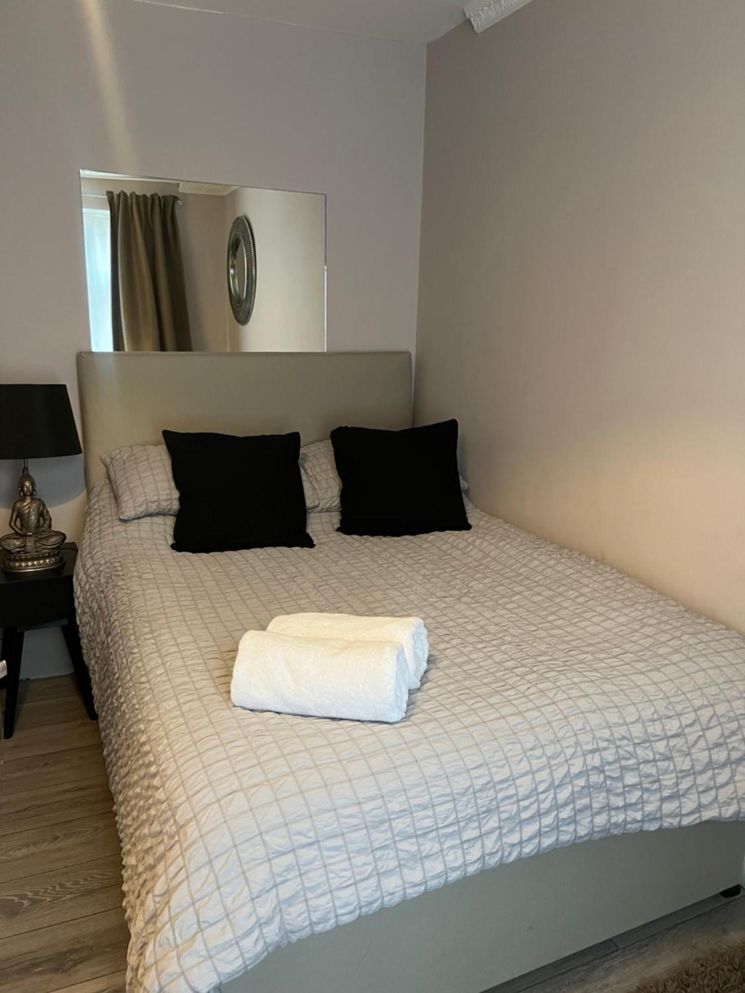 London Property Apartments For Up To 6, Next To Big Ben & London Eye Exteriér fotografie